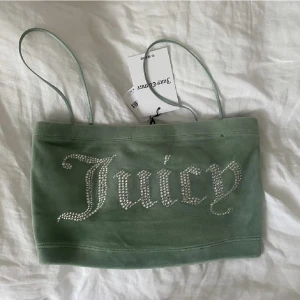 Juicy topp - Jättefin grön juicy topp i sammet köpt för 400kr. Helt ny med prislapp på💗 skriv privat för frågor