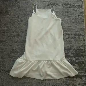 Zara vit klänning 