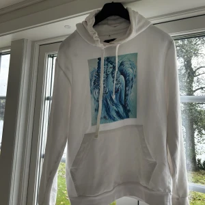 The Cool Elphant hoodie  - Säljer nu denna hoodie då den ej kommer till användning längre. Superfin och jätteskön!💕