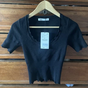 Zara topp💞 - Jättegullig topp från zara! Aldrig använd, prislapp kvar. Ny pris 259kr