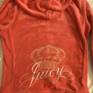 Juciy Couture tröja - Säljer nu min jätte fina rosa Juciy tröja 💗