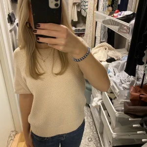 Kortärmad stickad tröja  - Kortärmad stickad tröja från Kappahl 