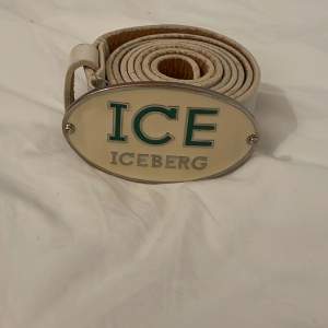 Säljer mit iceberg bälte för att den inte är min stil längre, bältets nypris ligger på ca 800kr men mitt är använt drf är den billig