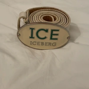 Iceberg bälte - Säljer mit iceberg bälte för att den inte är min stil längre, bältets nypris ligger på ca 800kr men mitt är använt drf är den billig