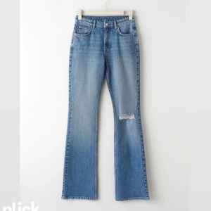 Jeans - Säljer dessa nästa helt oanvända jeans från Gina Tricot❤️Storlek 42 men passar mig som har 36 - 38  ( är 165 )💕💕