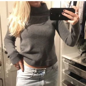 Grå tröja  - Grå tröja från &otherstories🩷