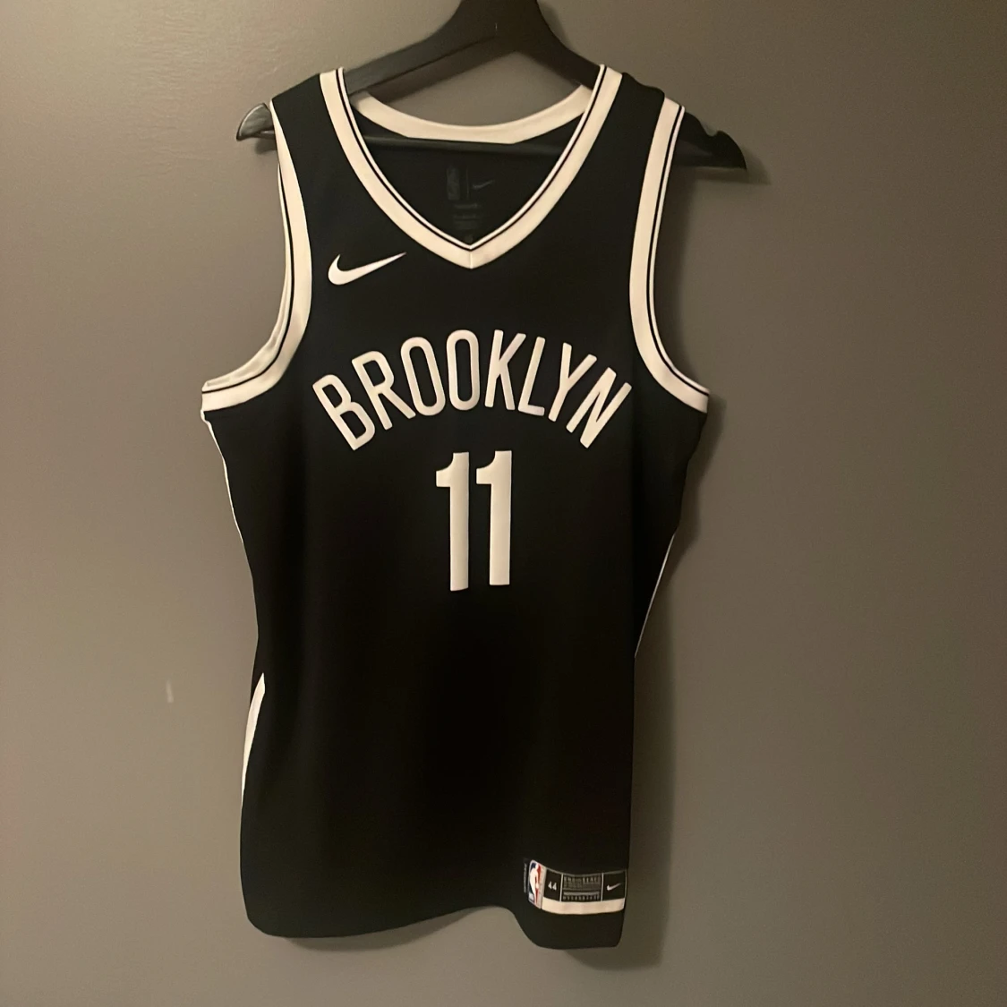 Kyrie Irving jersey 