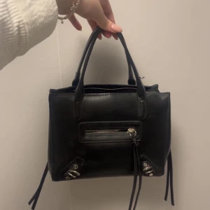 Väska - Såå fin väska som inte kommer till användning 