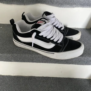 Vans New skool - Chunky vans Cheap alternative for miharas  Used 4 times (with care!!) Fits snug Og box and all included 