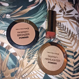 Smink - Ett litet kit med smink, bronzer, highlighter samt läppstift. Allt helt oöppnat och nytt, säljes tillsammans🦋