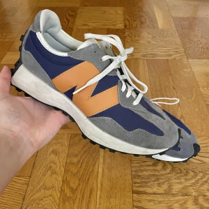 New balance  - Supersköna New balance-skor i snygga färger, endast använda ett par gånger✨