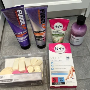 Blandat  - •Fudge/ schampo/ balsam: 99kr/st ( oanvända/nya)  •Veet: 30kr (ny)  • veet wax Strips: 50kr (nya)  • Loreal schampo: 75kr ( oanvönd/oöppnad)SÅLD!  • make up: 45kr(nya)  SÅLD! 