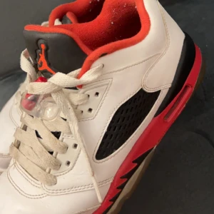 jordans - Nypris 1500, säljs för 300 plus frakt