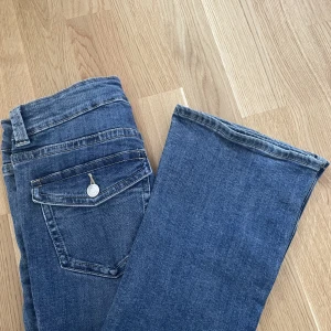 Bootcut jeans - Supersnygga bootcut jeans köpta från gina tricot! Jeansen är i storlek 36 och är knappt använda! 🥰