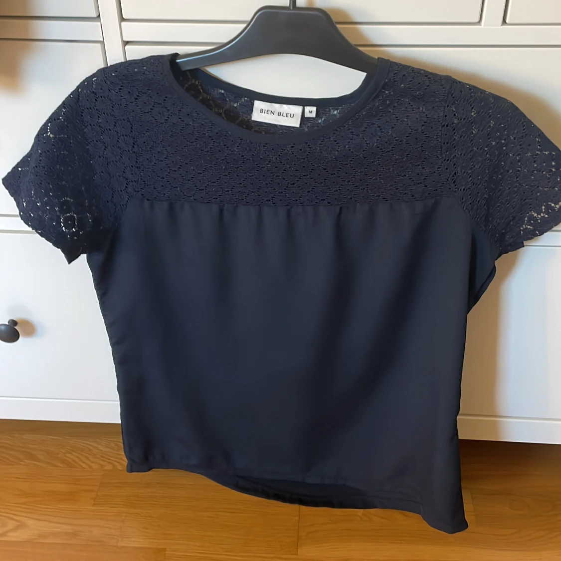 Blus med spets  - 91