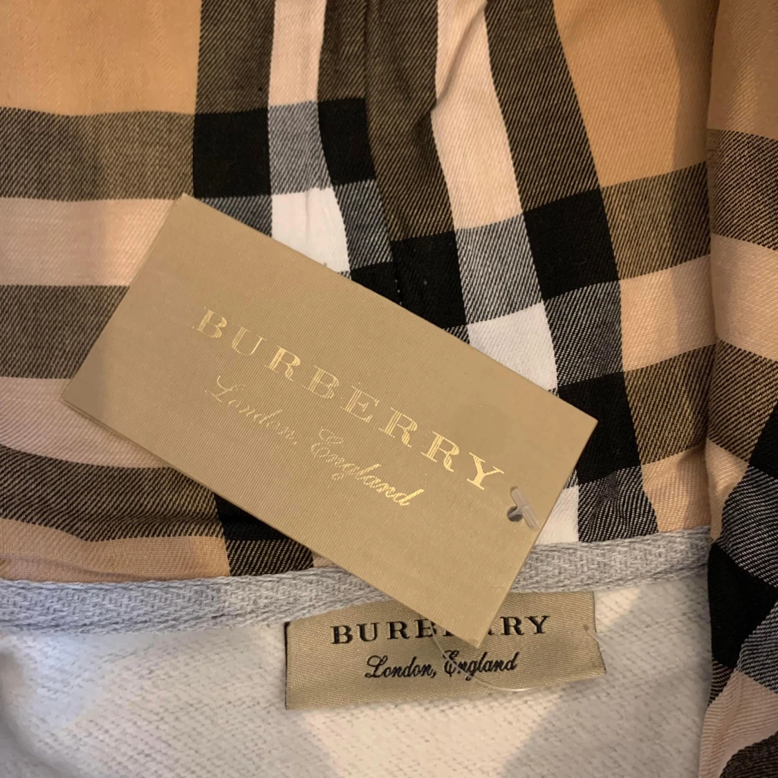 Burberry Hoodie - 91