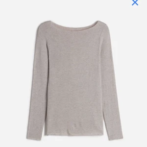 Intimissimi tröja - Säljer min beiga intimissimi för den kommer inte till användning💕 har använts nån enstaka gång. Skriv privat för fler bilder eller om du har några frågor💕 