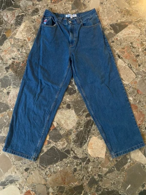 Big boys - Säljer mina feta polar bigboys som är i jättebra skick med gamla(snygga) loggan. Storlek L.