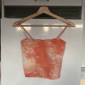 Linne i corallfärg - Skönt och fint linne som kan användas till både vardag som lite finare tillfällen! Beror förstås på hur man stylar ;)