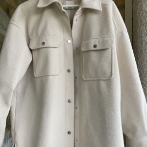 Kappa - Säljer en kallas om inte kommer till användning längre, oversized så passar både M och L, super fin 💓💕