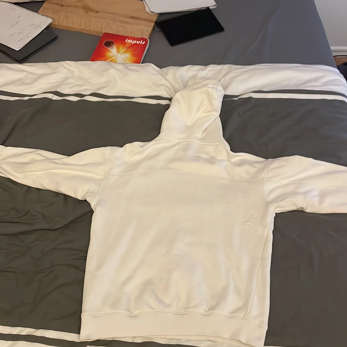 Vit hoodie Carlings  - 90