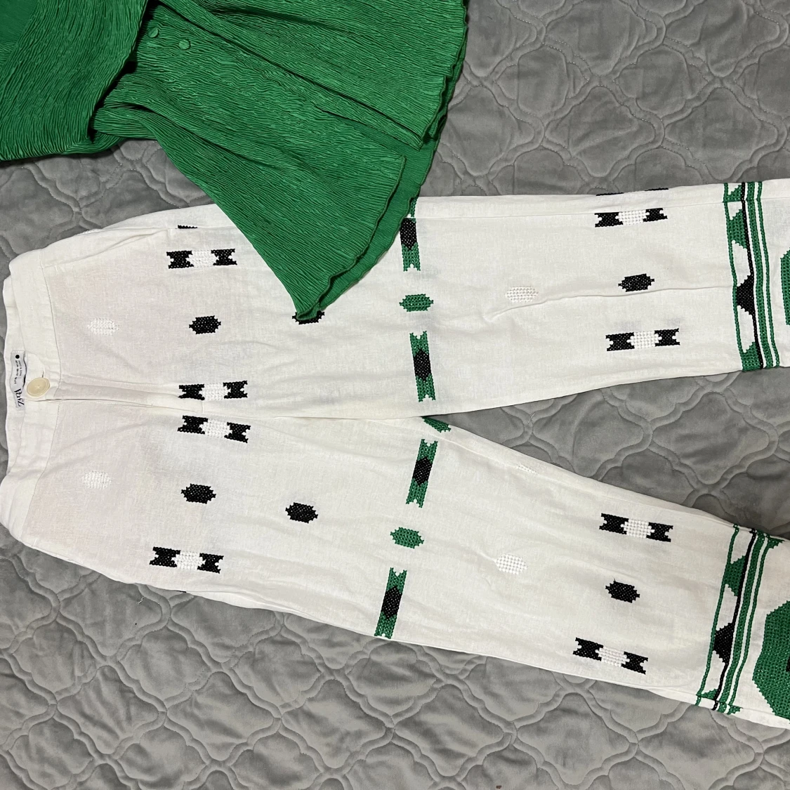 Zara byxor med blus (set) - 90