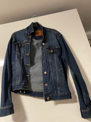 Jeans jacka - Storlek L, helt ny från lager 157