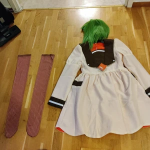 Sakura nanamine cosplay - KONTAKTA INNAN DU KÖPER! Frakten kostar 74. Kan även mötas på Comic Con!kan va kort i armarna om man har långa armar