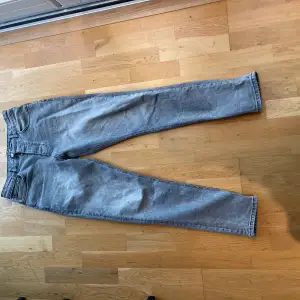 Fina jeans med stretch material 