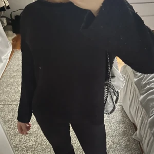 Stickad tröja - Använder ej