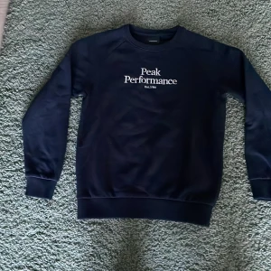 PeakPerformance tröja - Hög kvalite PeakPerformance tröja säljes i mycket bra skick!