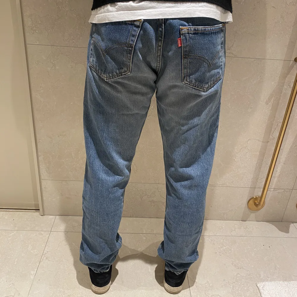 Levi’s jeans vintage 501 modellen är 176 väger 70 kg. Jeans & Byxor.