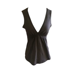 Brun blus  - Kontakta vid intresse <3