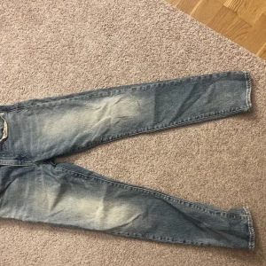 Levi’s jeans - As sköna, nyskick, nästan aldrig använt dem.