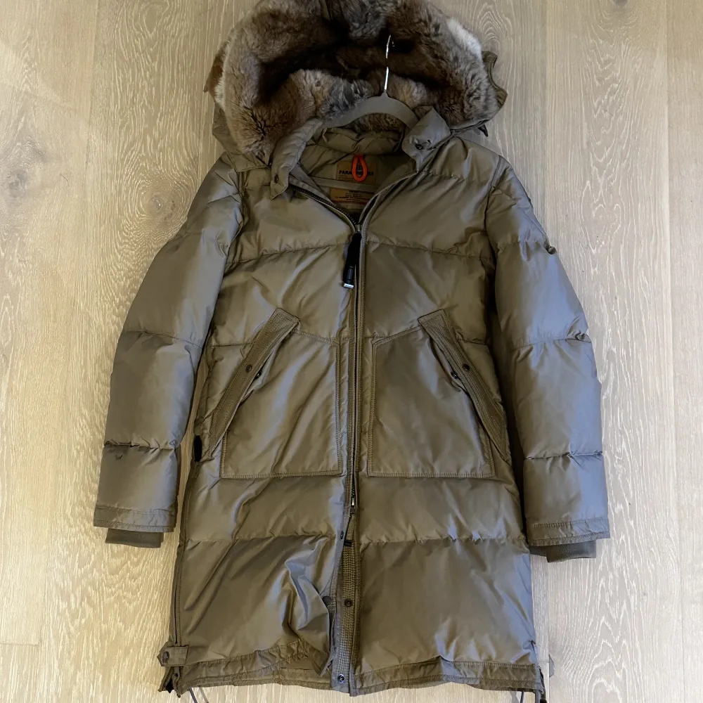 Parajumpers fur jacket. 9/10 Condition. Size S Womens. Price is negotiable. . Jackor.