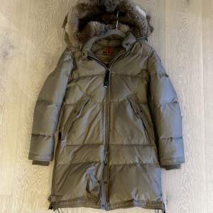 Parajumpers fur jacket. 9/10 Condition. Size S Womens. Price is negotiable. 