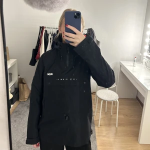  Dope skidjacka - Hej, säljer min dope jacka då jag är sugen på att köpa ny, jackan är i nyskick och är använd en ett få tal gånger, syns inte att den är använd, säljer jackan för 990kr och nypris är 1699kr