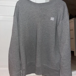 Acne Studios Sweatshirt - Använd fåtal gånger. 