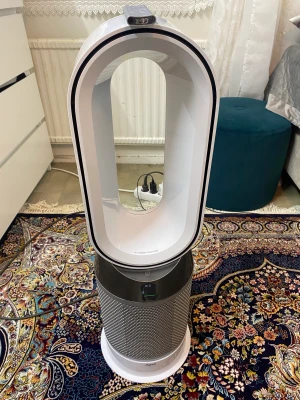 Dyson fläkt/luftrenare - Säljer min dyson luftrenare/fläkt, säljer 2 st dyson 3 i 1: Luftrenare, fläkt och värmefläkt.  Svalkar dig på sommaren, cirkulation av ren luft året om.  Fångar upp damm, allergener och pollen.  Avlägsnar 99,95 % av alla föroreningar så små som 0,1 mikrom