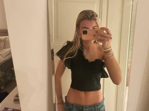 Zara topp - Så fin topp från zara, fin till mycket!! 