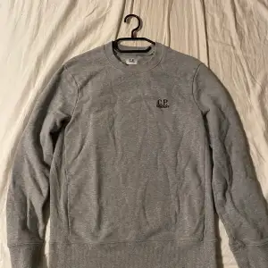 Cp company sweatshirt som inte kommer till användning längre och bara tar plats i garderoben