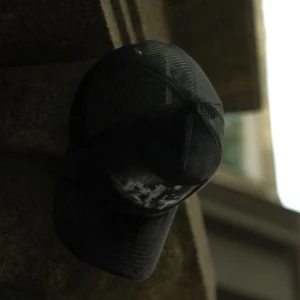 Velvet keps - Velvet keps från Divirtido köpt på divirtido.com för 449kr men inte använt kepsen något sedan jag fick den och det är anledningen till att jag väljer att sälja den