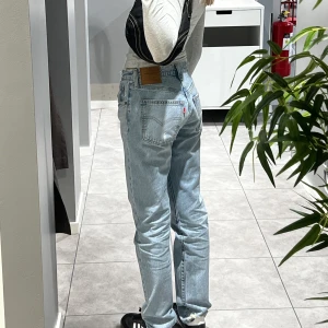 Levis middy jeans  - Använda 2 gånger, köpt från zalando för 1200kr