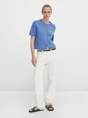 Massimo dutti topp - Säljer den populära kortärmade koftan från massimodutti❤️ Den är i helt nyskick köpte den inte för alls länge sen, säljer endast för att den inte kommer till så mycket ansvänding som jag skulle vilja själva tröjan är väldigt fin❤️❤️