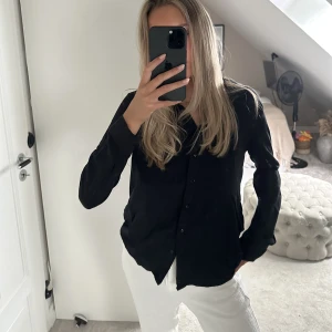  Skjorta  -  Loose skjorta från lager 157, tunn och skön💘