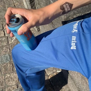 Palm angels  - Färg blå, strlk S cond 8,5/10. Ny pris 5000kr mitt pris 2999kr. Skriv dm vid frågor. 