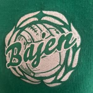 Bajen halsduk - köpte den för typ 2 veckor sen och har inte använt den sen dess. Nypris ca 300kr