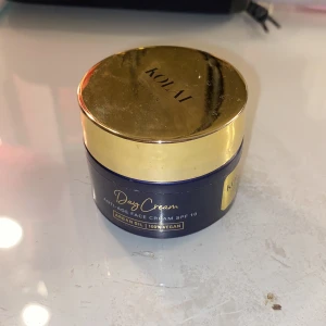 Kolai ansikts dag kräm - Säljer denna❤️ Använd några gånger. Orginal pris 289 kr