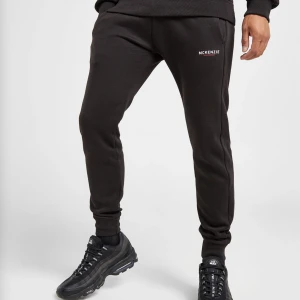 McKenzie mjukis - Helt oanvända, Storlek M men små i storleken. 