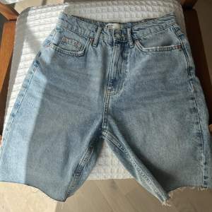 Shorts från Gina, aldrig använda då de var för små. 